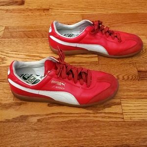 Red and white Pumas
